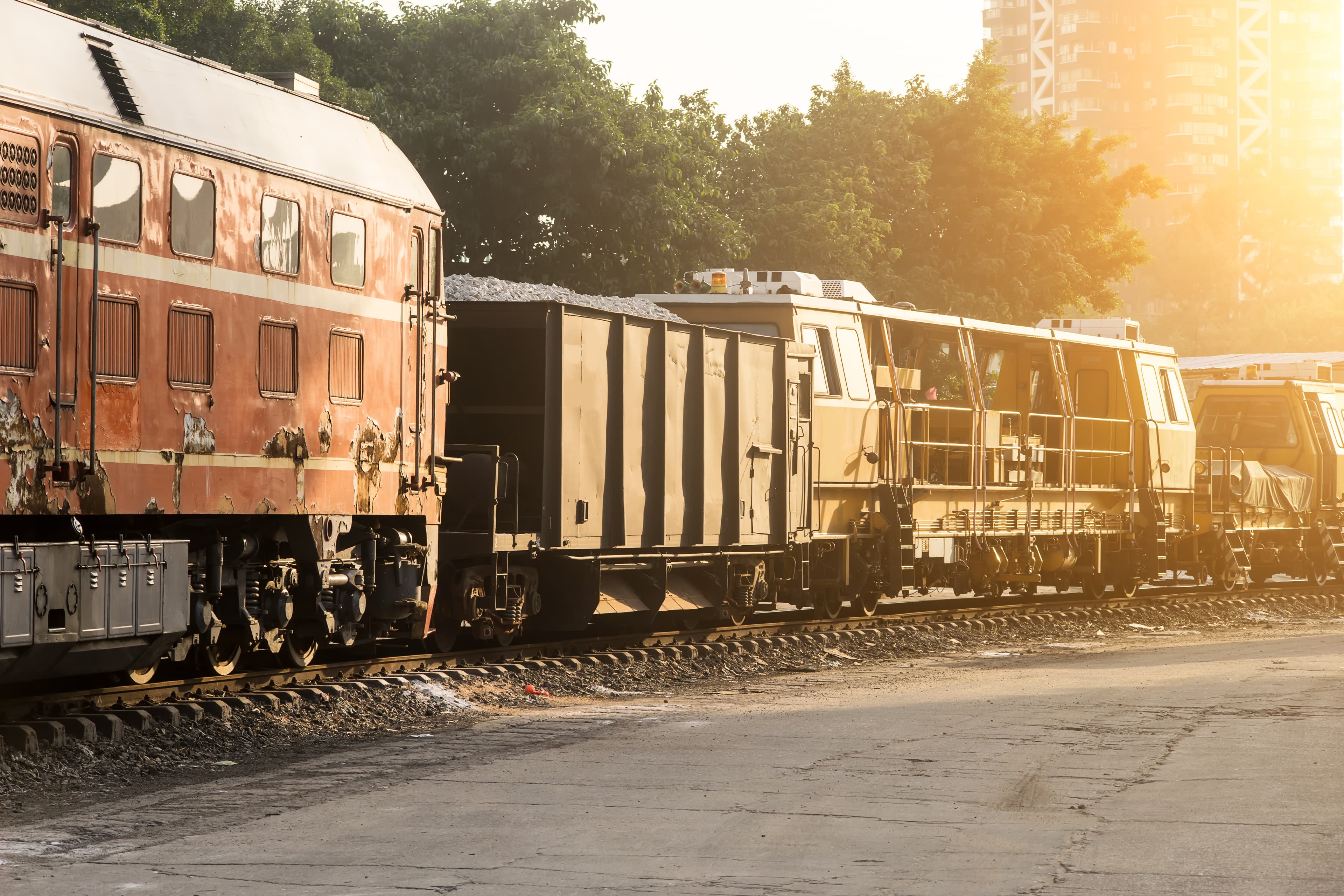 Ground and rail freight